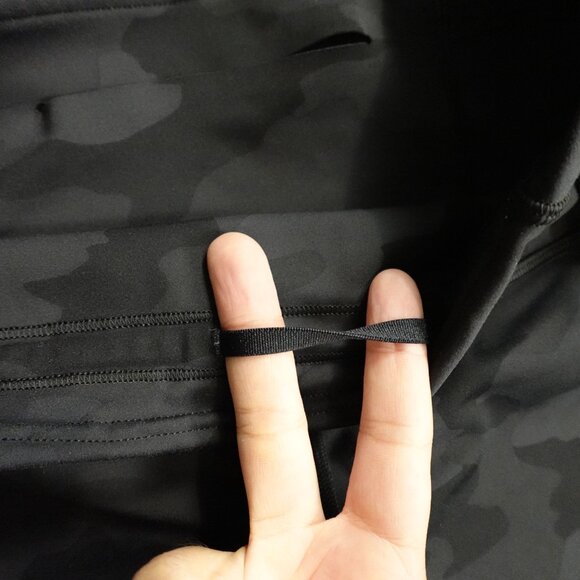 Lululemon Base Pace High-Rise Crop 23" Women’s Size 4 Camo Deep Coal Multi - Picture 3 of 12